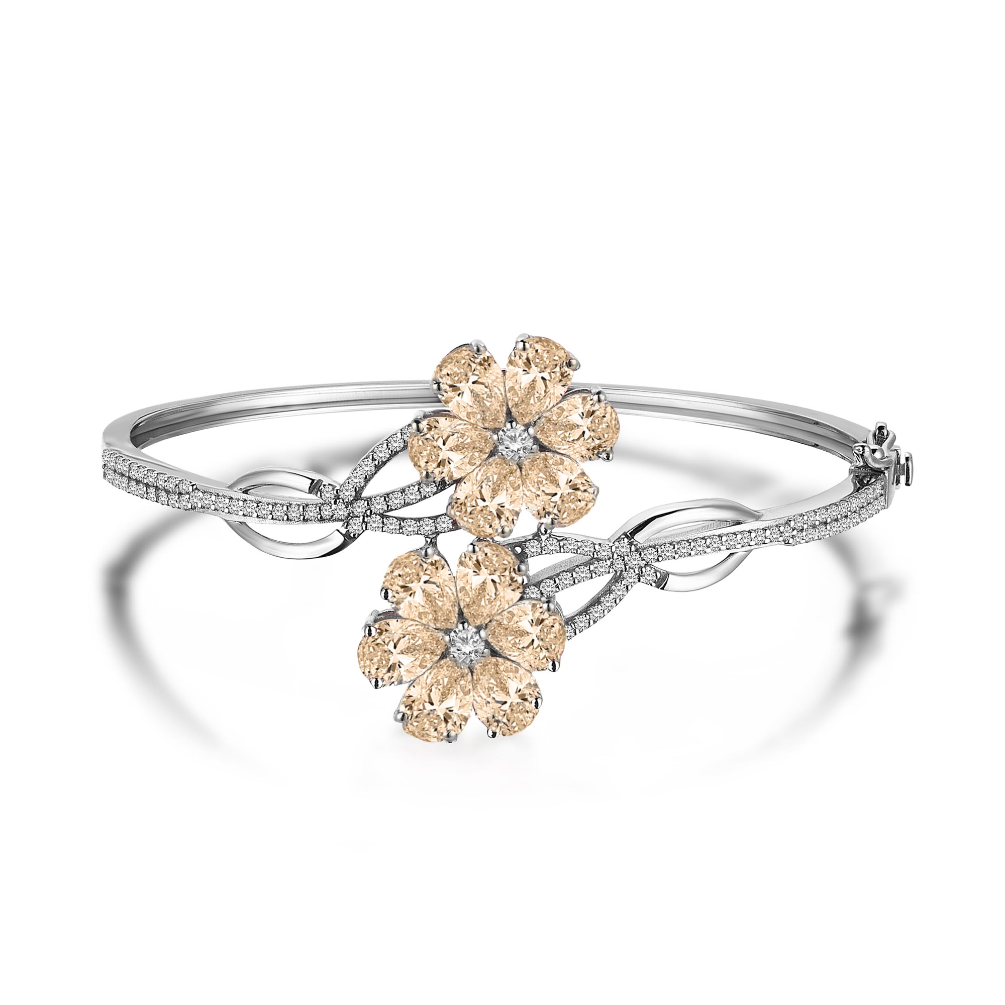 9 karat Diamond Hybrid Gold Magnolia Bracelet