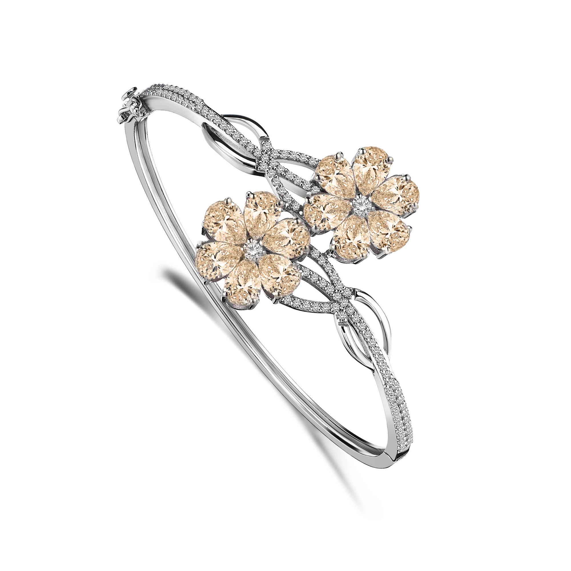 9 karat Diamond Hybrid Gold Magnolia Bracelet