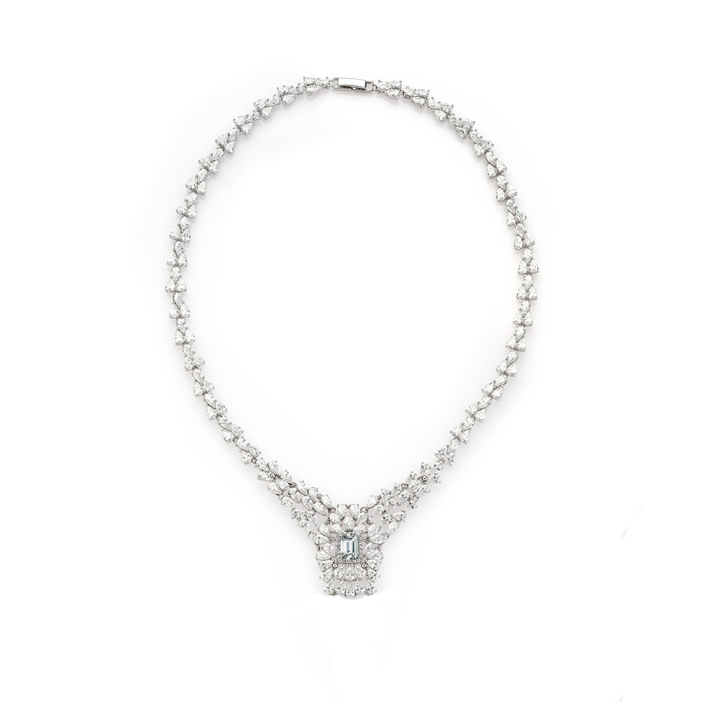 Collana in oro ibrido a diamante da 17 carati
